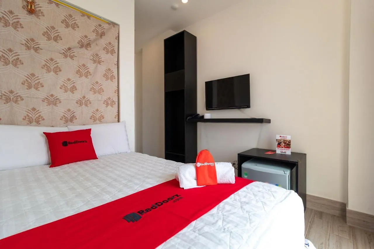 Hotel Reddoorz Plus Near Gia Dinh International Hospital 3 Ho Chi Minh City