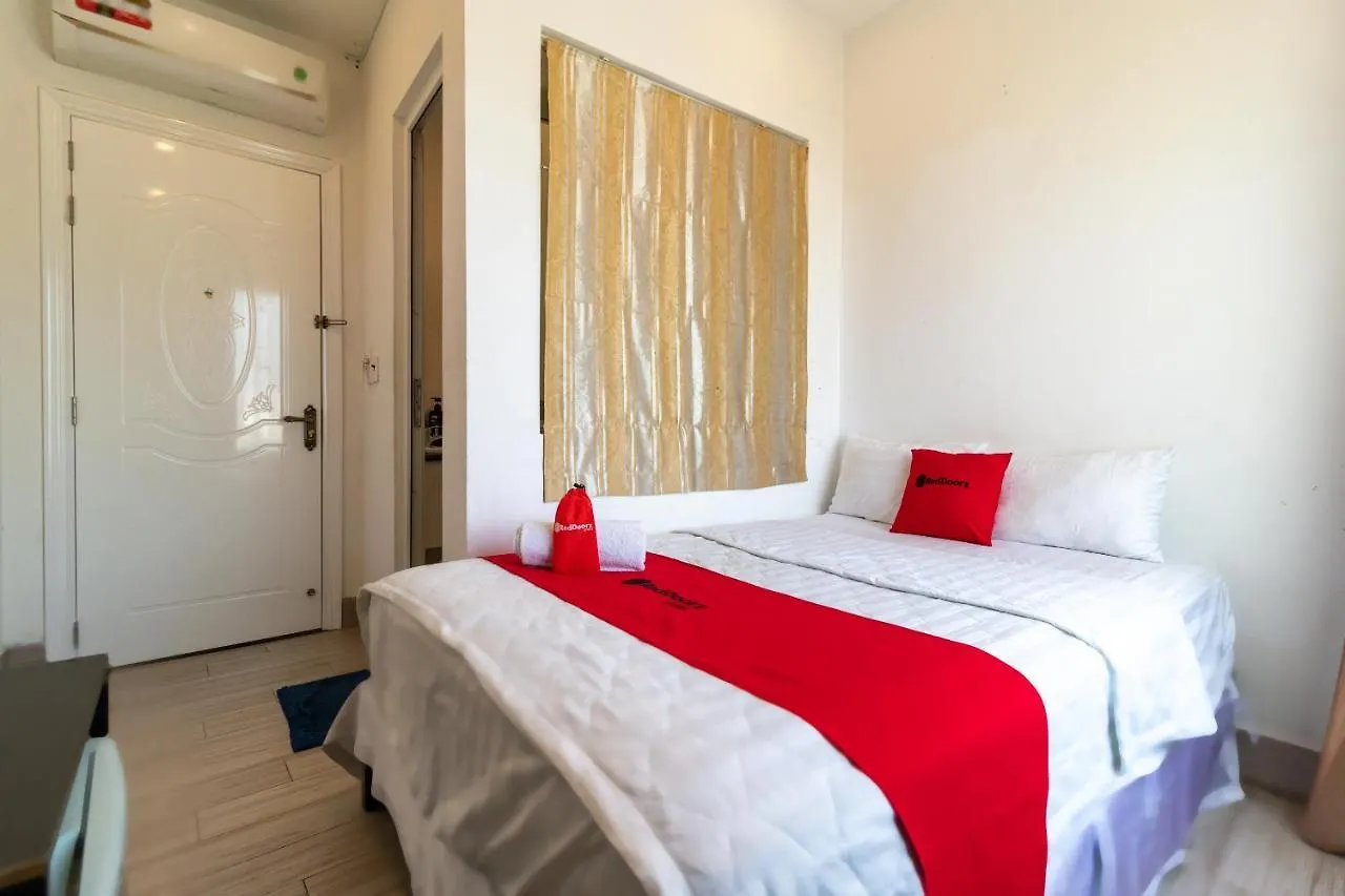 Hotel Reddoorz Plus Near Gia Dinh International Hospital 3 Ho Chi Minh City