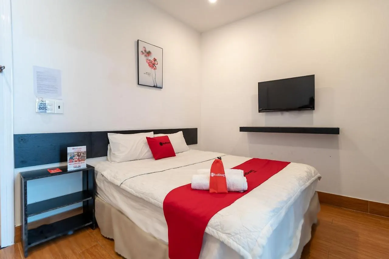 Reddoorz Plus Near Gia Dinh International Hospital 3 Ho Chi Minh City 2*,