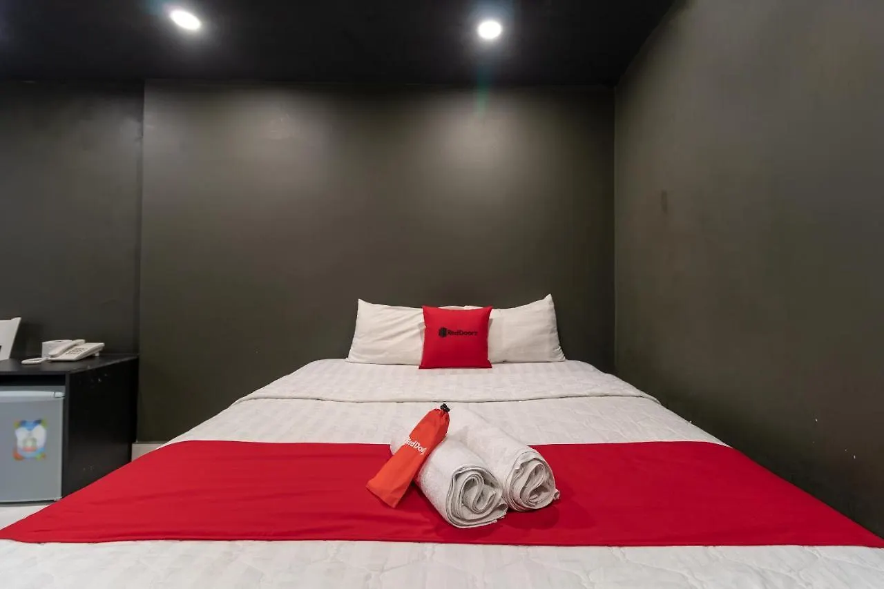 Reddoorz Plus Near Gia Dinh International Hospital 3 Ho Chi Minh City 2*,  Vietnam